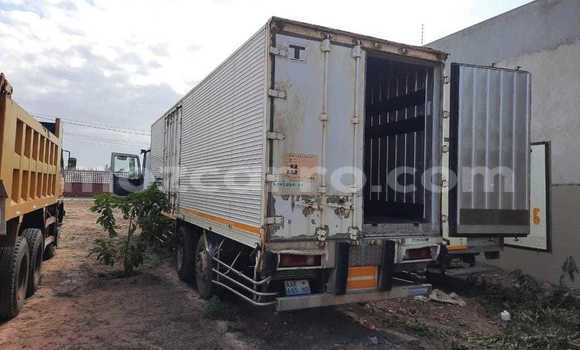 Buy Used Mercedes Viano White Car in Maputo in Maputo Buy Used Mercedes Viano White Car in Maputo in Maputo