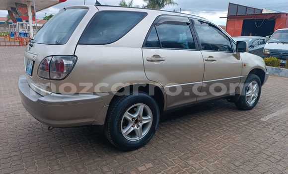 Nunua Ilio tumika Toyota Harrier Nyingine Gari ndani ya Maputo nchini Maputo Nunua Ilio tumika Toyota Harrier Nyingine Gari ndani ya Maputo nchini Maputo