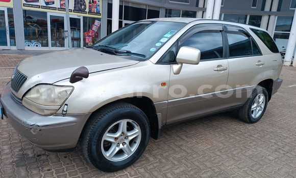 Nunua Ilio tumika Toyota Harrier Nyingine Gari ndani ya Maputo nchini Maputo Nunua Ilio tumika Toyota Harrier Nyingine Gari ndani ya Maputo nchini Maputo