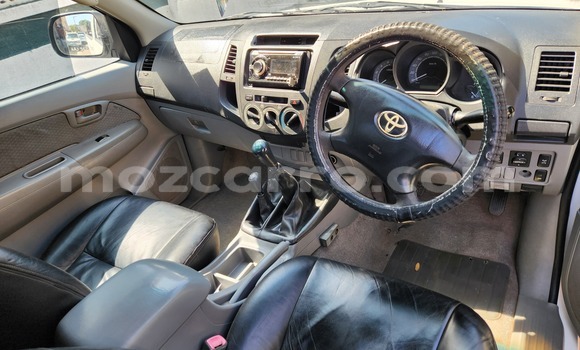 Buy Used Toyota Hilux White Car in Maputo in Maputo Buy Used Toyota Hilux White Car in Maputo in Maputo
