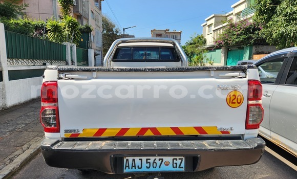 Buy Used Toyota Hilux White Car in Maputo in Maputo Buy Used Toyota Hilux White Car in Maputo in Maputo