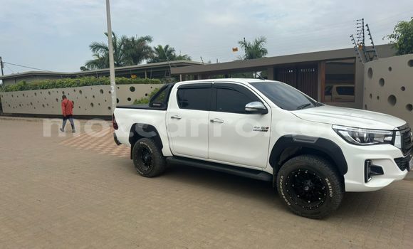 Tenga Tsaru Toyota Hiluxe Revo Chena Mota in Maputo in Maputo