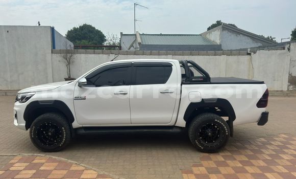 Comprar Usado Toyota Hiluxe Revo Branco Carro em Maputo em Maputo Comprar Usado Toyota Hiluxe Revo Branco Carro em Maputo em Maputo