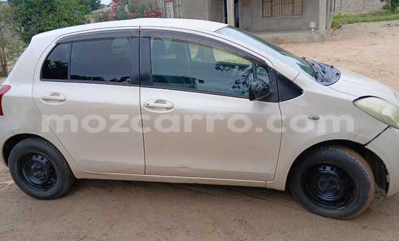 Comprar Usado Toyota Vitz Bege Carro em Maputo em Maputo Comprar Usado Toyota Vitz Bege Carro em Maputo em Maputo