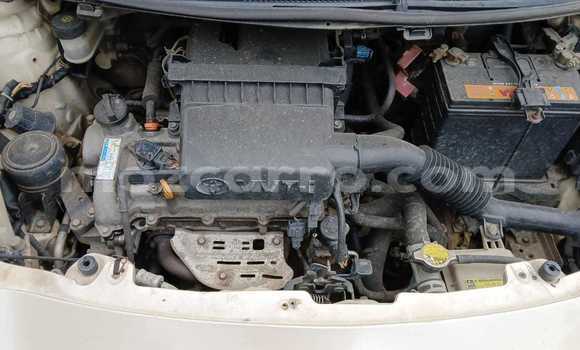 Comprar Usado Toyota Vitz Bege Carro em Maputo em Maputo Comprar Usado Toyota Vitz Bege Carro em Maputo em Maputo