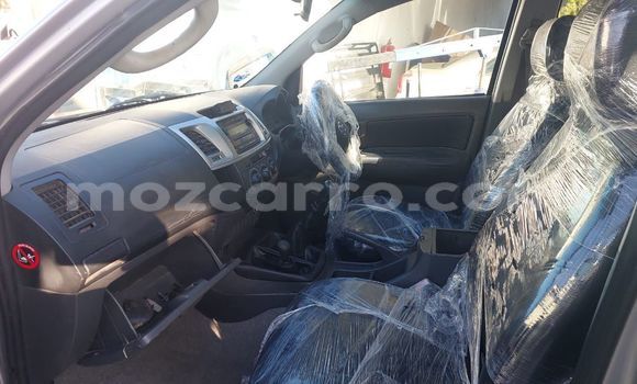 Nunua Ilio tumika Toyota Hilux Brown Gari ndani ya Maputo nchini Maputo Nunua Ilio tumika Toyota Hilux Brown Gari ndani ya Maputo nchini Maputo