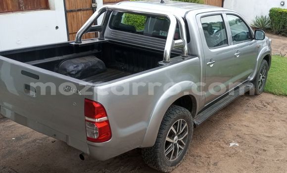 Nunua Ilio tumika Toyota Hilux Brown Gari ndani ya Maputo nchini Maputo Nunua Ilio tumika Toyota Hilux Brown Gari ndani ya Maputo nchini Maputo