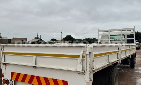 Nunua Ilio tumika Toyota 4Runner Nyeupe Gari ndani ya Maputo nchini Maputo Nunua Ilio tumika Toyota 4Runner Nyeupe Gari ndani ya Maputo nchini Maputo