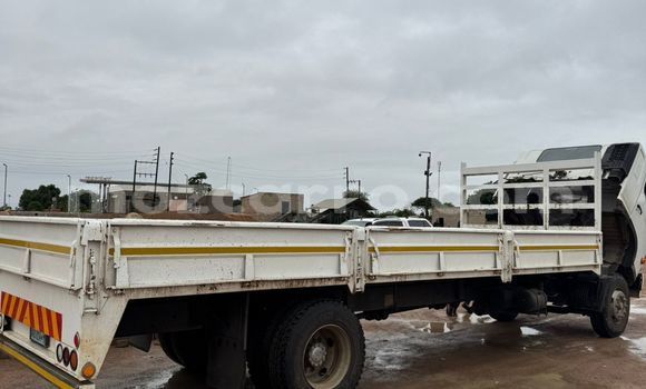 Nunua Ilio tumika Toyota 4Runner Nyeupe Gari ndani ya Maputo nchini Maputo Nunua Ilio tumika Toyota 4Runner Nyeupe Gari ndani ya Maputo nchini Maputo