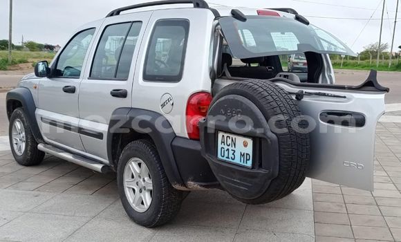 Nunua Ilio tumika Jeep Grand Cherokee Fedha Gari ndani ya Maputo nchini Maputo Nunua Ilio tumika Jeep Grand Cherokee Fedha Gari ndani ya Maputo nchini Maputo