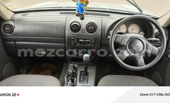 Nunua Ilio tumika Jeep Grand Cherokee Fedha Gari ndani ya Maputo nchini Maputo Nunua Ilio tumika Jeep Grand Cherokee Fedha Gari ndani ya Maputo nchini Maputo