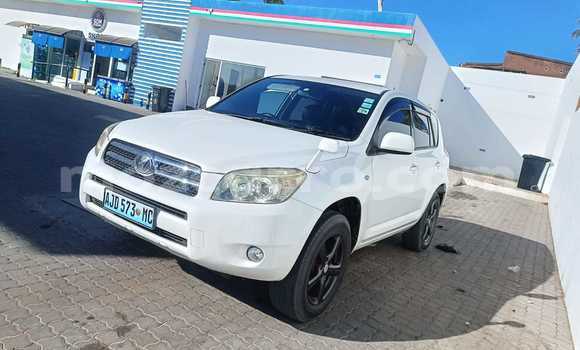 Comprar Usado Toyota RAV4 Branco Carro em Maputo em Maputo Comprar Usado Toyota RAV4 Branco Carro em Maputo em Maputo