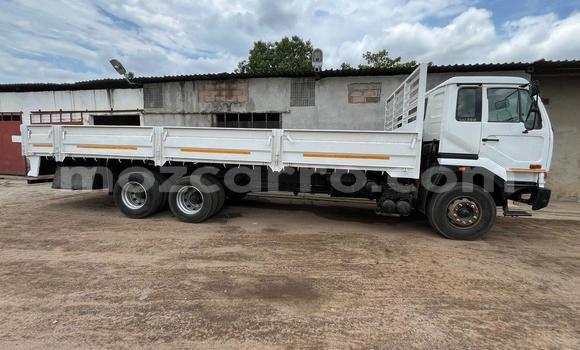 Comprar Usado Nissan 100NX Branco Carro em Maputo em Maputo