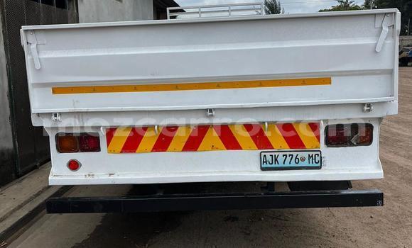 Nunua Ilio tumika Nissan 100NX Nyeupe Gari ndani ya Maputo nchini Maputo Nunua Ilio tumika Nissan 100NX Nyeupe Gari ndani ya Maputo nchini Maputo