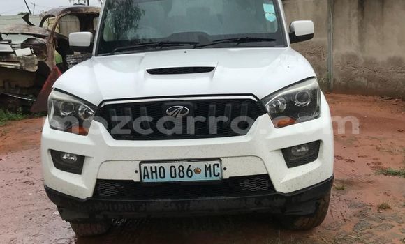 Buy Used Mahindra Marshal White Car in Maputo in Maputo