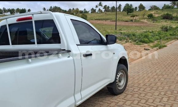 Nunua Ilio tumika Mazda BT-50 Nyeupe Gari ndani ya Maputo nchini Maputo Nunua Ilio tumika Mazda BT-50 Nyeupe Gari ndani ya Maputo nchini Maputo