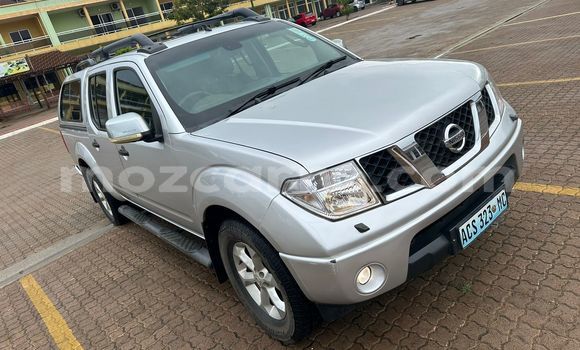 Tenga Tsaru Nissan Navara Beige Mota in Maputo in Maputo