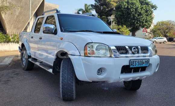 Comprar Usado Nissan Hardbody Branco Carro em Maputo em Maputo Comprar Usado Nissan Hardbody Branco Carro em Maputo em Maputo