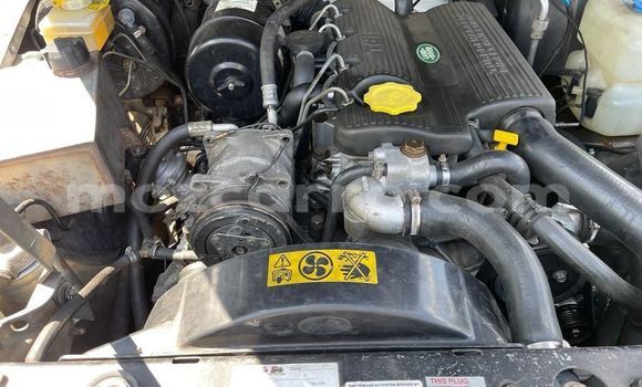 Tenga Tsaru Land Rover Defender Chena Mota in Maputo in Maputo Tenga Tsaru Land Rover Defender Chena Mota in Maputo in Maputo