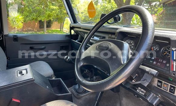 Tenga Tsaru Land Rover Defender Chena Mota in Maputo in Maputo Tenga Tsaru Land Rover Defender Chena Mota in Maputo in Maputo