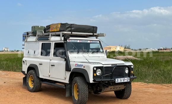 Tenga Tsaru Land Rover Defender Chena Mota in Maputo in Maputo Tenga Tsaru Land Rover Defender Chena Mota in Maputo in Maputo