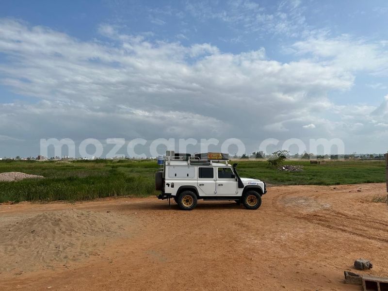 Big with watermark land rover defender maputo maputo 31249