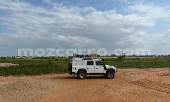 Tenga Tsaru Land Rover Defender Chena Mota in Maputo in Maputo Tenga Tsaru Land Rover Defender Chena Mota in Maputo in Maputo
