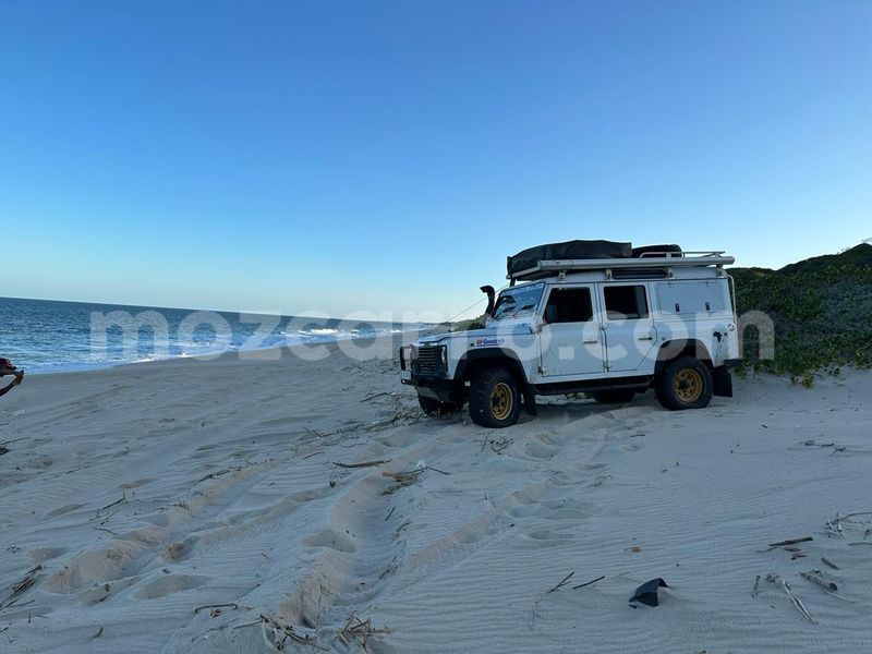 Big with watermark land rover defender maputo maputo 31249