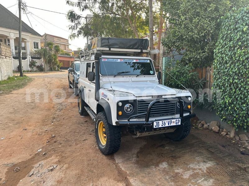 Big with watermark land rover defender maputo maputo 31249