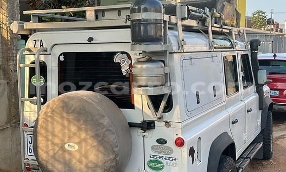 Tenga Tsaru Land Rover Defender Chena Mota in Maputo in Maputo Tenga Tsaru Land Rover Defender Chena Mota in Maputo in Maputo