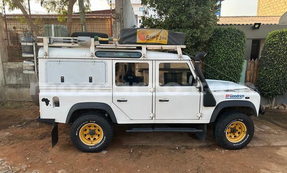 Tenga Tsaru Land Rover Defender Chena Mota in Maputo in Maputo Tenga Tsaru Land Rover Defender Chena Mota in Maputo in Maputo