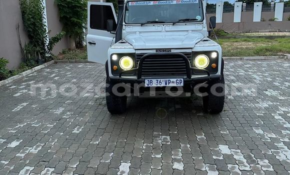 Tenga Tsaru Land Rover Defender Chena Mota in Maputo in Maputo Tenga Tsaru Land Rover Defender Chena Mota in Maputo in Maputo