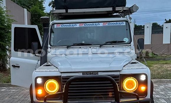 Tenga Tsaru Land Rover Defender Chena Mota in Maputo in Maputo Tenga Tsaru Land Rover Defender Chena Mota in Maputo in Maputo