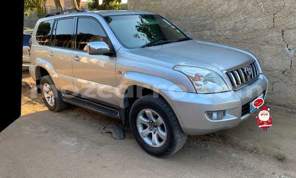 Nunua Ilio tumika Toyota Land Cruiser Prado Fedha Gari ndani ya Maputo nchini Maputo Nunua Ilio tumika Toyota Land Cruiser Prado Fedha Gari ndani ya Maputo nchini Maputo