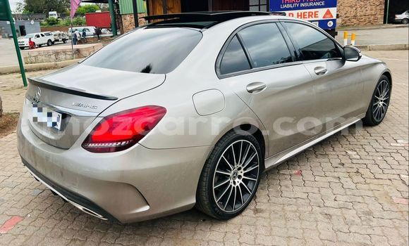 Nunua Ilio tumika Mercedes-Benz C-Classe Nyingine Gari ndani ya Maputo nchini Maputo Nunua Ilio tumika Mercedes-Benz C-Classe Nyingine Gari ndani ya Maputo nchini Maputo