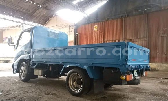 Nunua Ilio tumika Toyota Dyna Bluu Gari ndani ya Maputo nchini Maputo Nunua Ilio tumika Toyota Dyna Bluu Gari ndani ya Maputo nchini Maputo