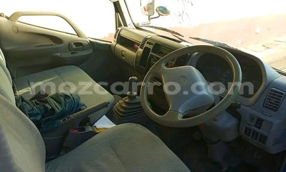 Nunua Ilio tumika Toyota Dyna Bluu Gari ndani ya Maputo nchini Maputo Nunua Ilio tumika Toyota Dyna Bluu Gari ndani ya Maputo nchini Maputo