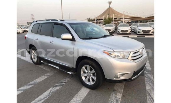 Tenga Imported Toyota Highlander Zvimwe Mota in Import - Dubai in Cabo Delgado Tenga Imported Toyota Highlander Zvimwe Mota in Import - Dubai in Cabo Delgado
