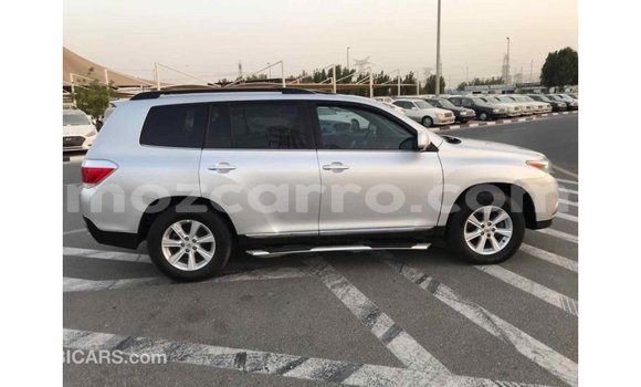 Tenga Imported Toyota Highlander Zvimwe Mota in Import - Dubai in Cabo Delgado Tenga Imported Toyota Highlander Zvimwe Mota in Import - Dubai in Cabo Delgado