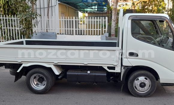Nunua Ilio tumika Toyota Dyna Nyeupe Gari ndani ya Maputo nchini Maputo Nunua Ilio tumika Toyota Dyna Nyeupe Gari ndani ya Maputo nchini Maputo