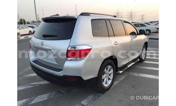 Tenga Imported Toyota Highlander Zvimwe Mota in Import - Dubai in Cabo Delgado Tenga Imported Toyota Highlander Zvimwe Mota in Import - Dubai in Cabo Delgado