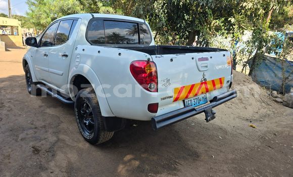 Tenga Tsaru Mitsubishi Triton Chena Mota in Maputo in Maputo Tenga Tsaru Mitsubishi Triton Chena Mota in Maputo in Maputo