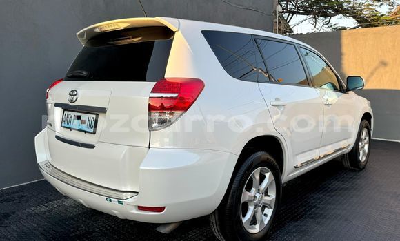 Nunua Mpya Toyota Vanguard Nyeupe Gari ndani ya Maputo nchini Maputo