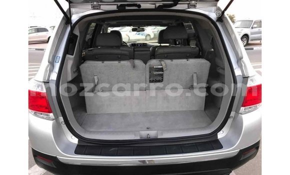 Tenga Imported Toyota Highlander Zvimwe Mota in Import - Dubai in Cabo Delgado Tenga Imported Toyota Highlander Zvimwe Mota in Import - Dubai in Cabo Delgado
