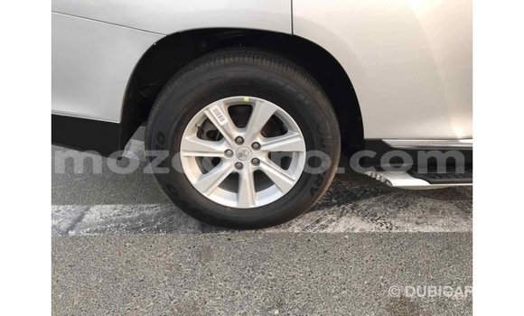 Tenga Imported Toyota Highlander Zvimwe Mota in Import - Dubai in Cabo Delgado Tenga Imported Toyota Highlander Zvimwe Mota in Import - Dubai in Cabo Delgado