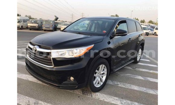 Tenga Imported Toyota Highlander Nhema Mota in Import - Dubai in Cabo Delgado Tenga Imported Toyota Highlander Nhema Mota in Import - Dubai in Cabo Delgado
