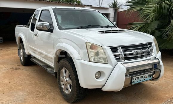 Comprar Usado Isuzu KB Branco Carro em Maputo em Maputo Comprar Usado Isuzu KB Branco Carro em Maputo em Maputo