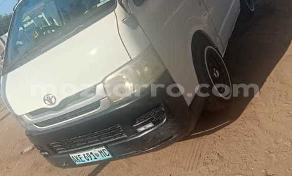 Comprar Usado Toyota Hiace Branco Carro em Maputo em Maputo Comprar Usado Toyota Hiace Branco Carro em Maputo em Maputo