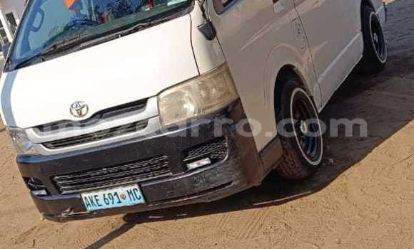 Comprar Usado Toyota Hiace Branco Carro em Maputo em Maputo Comprar Usado Toyota Hiace Branco Carro em Maputo em Maputo