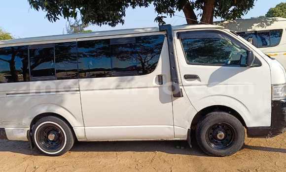 Comprar Usado Toyota Hiace Branco Carro em Maputo em Maputo Comprar Usado Toyota Hiace Branco Carro em Maputo em Maputo